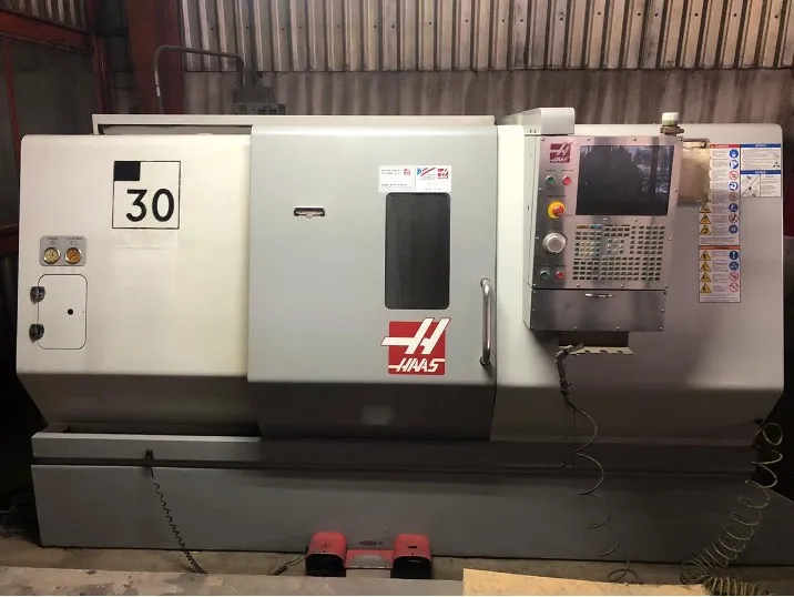 Haas SL-30T — vista frontal